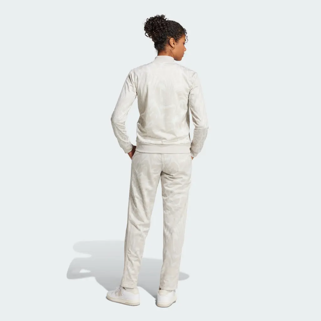 JD2681 Adidas Essential 3-Stripes Tracksuit(1).webp